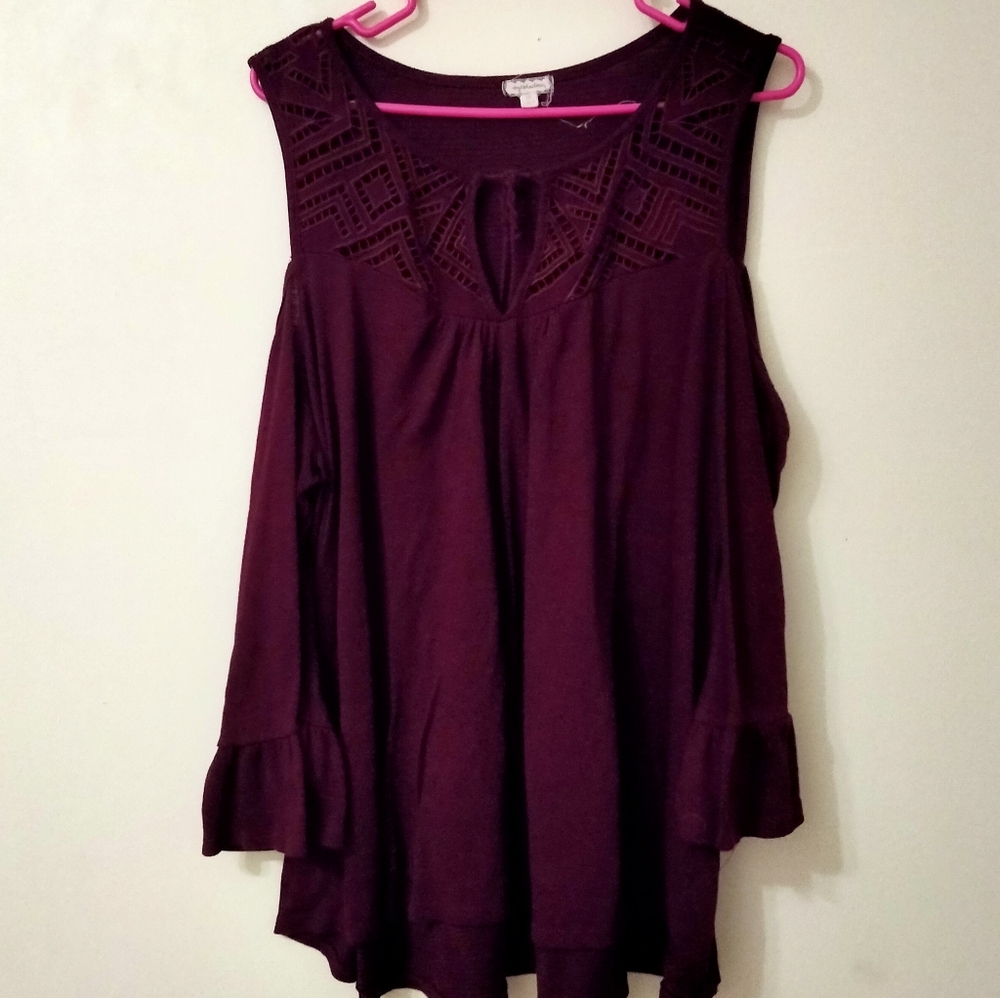 2x maroon cold shoulder top